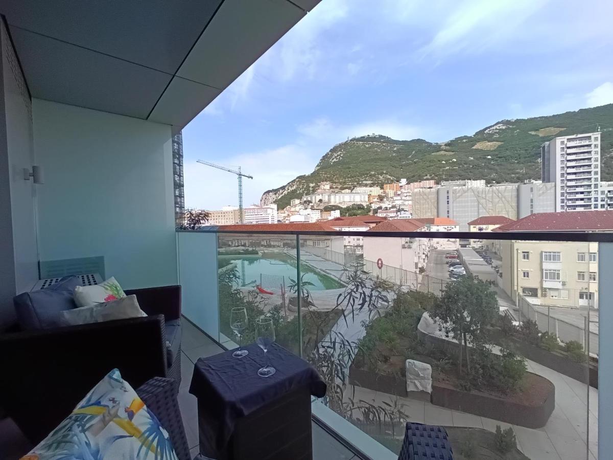 Brand New - Studio Apartments In Eurocity - Large Pool - Rock View - Balcony - Free Parking - Holiday And Short Let Apartments In Gibraltar Exterior foto