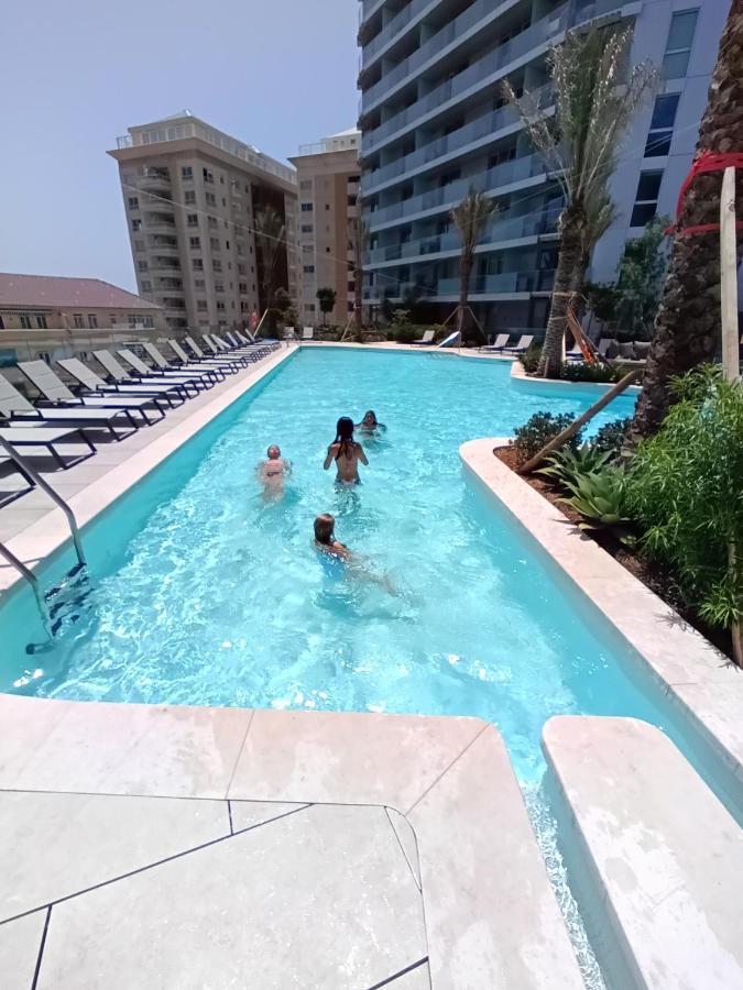 Brand New - Studio Apartments In Eurocity - Large Pool - Rock View - Balcony - Free Parking - Holiday And Short Let Apartments In Gibraltar Exterior foto